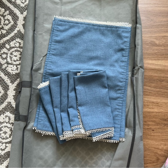 4 Blue chambray placemats and matching napkins - Picture 2 of 2